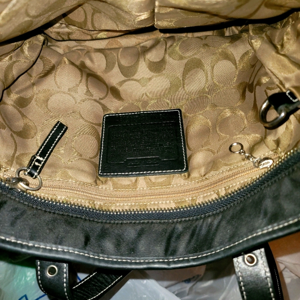 Authentic Coach shoulder bag